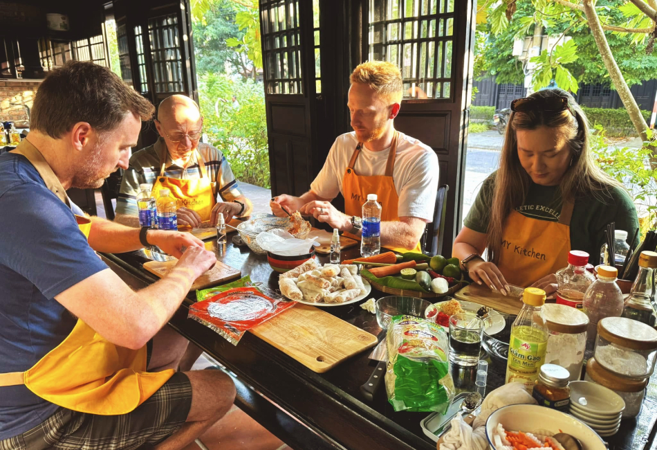 Hoi An Market to Table: Private Basket Boat & Cooking (Car Transfer)