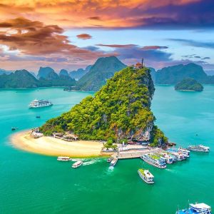 Halong Bay Premium Discovery: Full 6-Hour Scenic Cruise