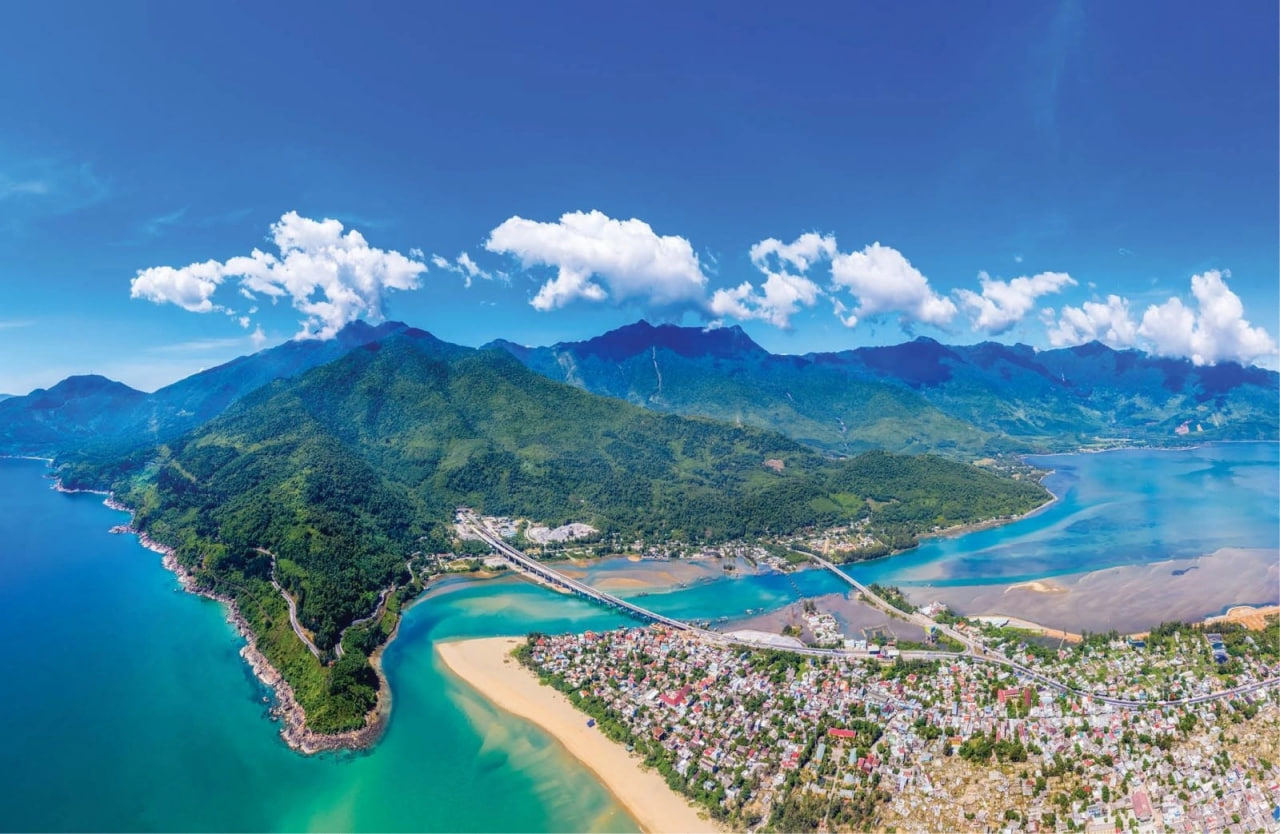 Imperial Hue & Lang Co Beach: 3-Day Heritage Retreat