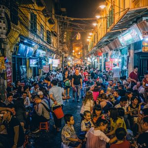 Hanoi After Dark: Water Puppets, Cyclo & Street Food Tour