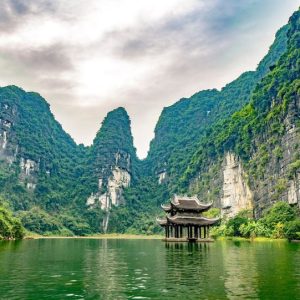 NINH BINH HERITAGE TRAIL: TRANG AN UNESCO CRUISE & HOA LU