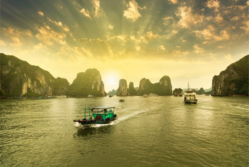 The Halong Grand Expedition: 3-Day Immersive Bay Cruise
