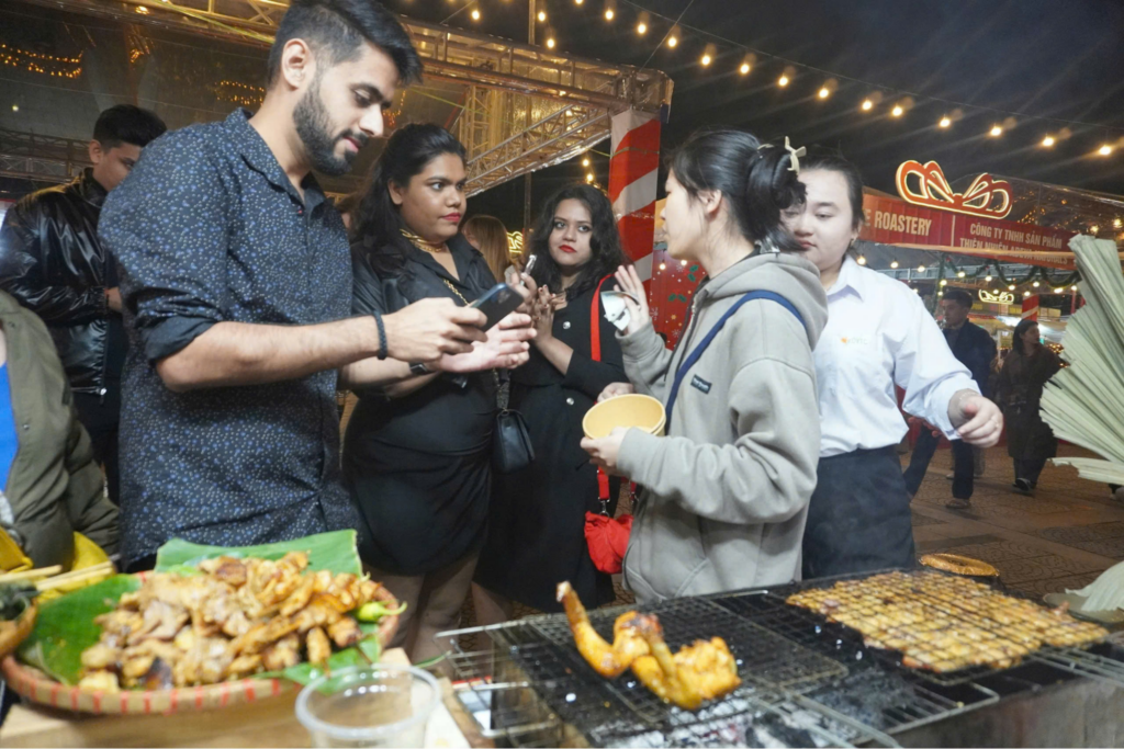 Da Nang Culinary Safari: Seafood, Street Eats & Han River